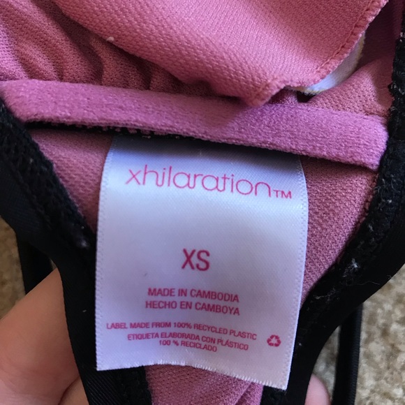 Black bikini top with rose details - Picture 3 of 4